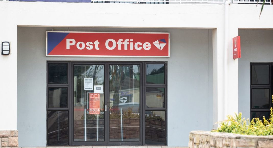'Disgusted' union to meet minister as Post Office cuts staff