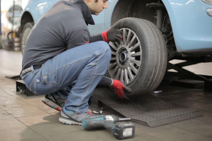 Tyre dealers and workshops urged not to fit parts without proof of purchase following looting in SA. Photo by Andrea Piacquadio from Pexels