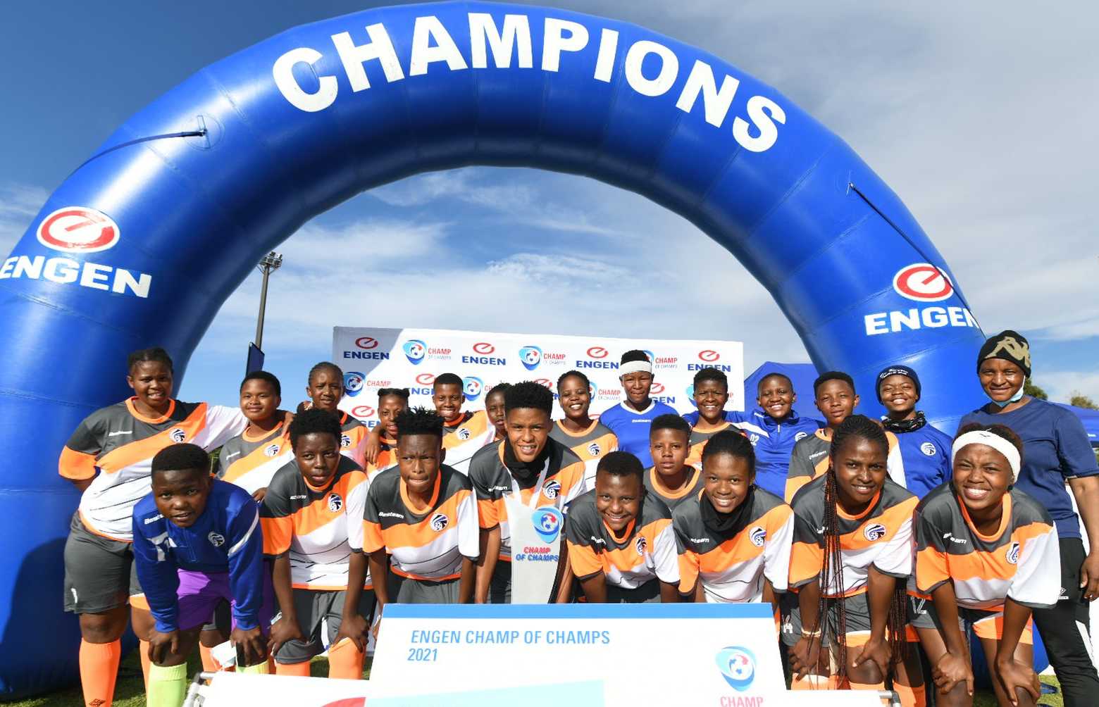 Engen Knock-Out: Jomo Cosmos And Kempton Park Ladies Crowned Engen ...