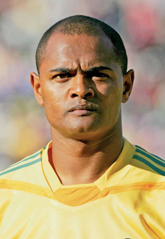 Shaun Bartlett backs Broos despite wave of complaints Sunday World