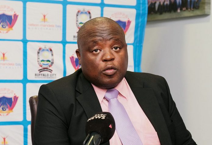 I stand behind Nwabali and Nigeria against Bafana – Mpengesi
