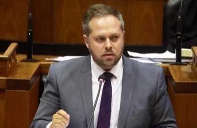Home Affairs shows six crooked officials the door over graft