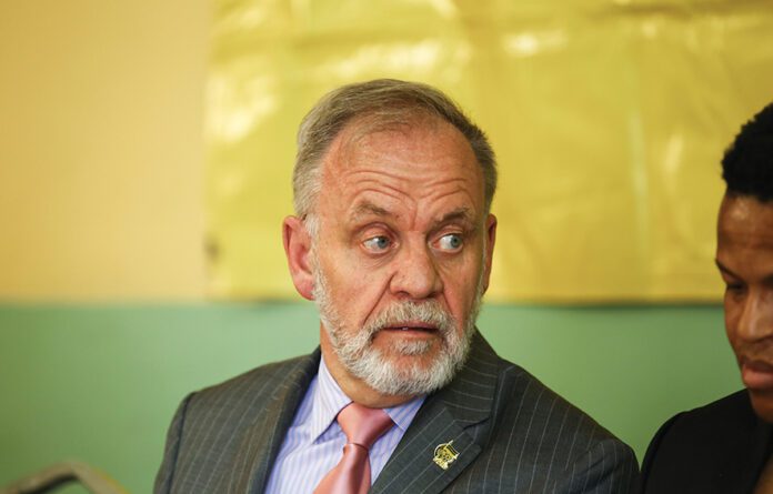 Carl Niehaus sworn in