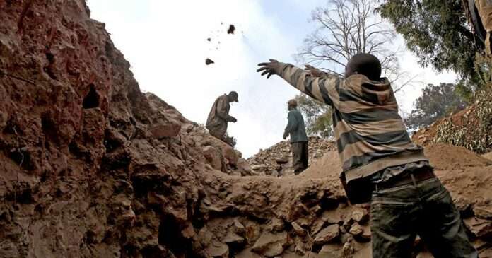 ‘It’s a tactic, miners not trapped underground’ 